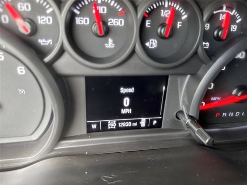 Used 2025 Chevrolet Silverado 1500 Custom image 10