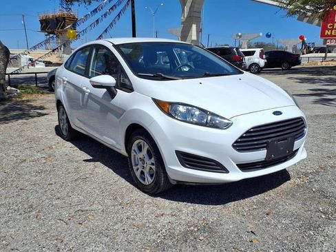 Used 2016 Ford Fiesta SE FWD image 1