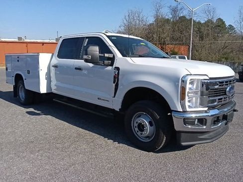 New 2026 Ford F350 XL w/ XL Chrome Package AWD/4WD image 1