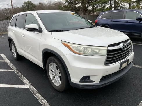 Used 2015 Toyota Highlander Plus image 3