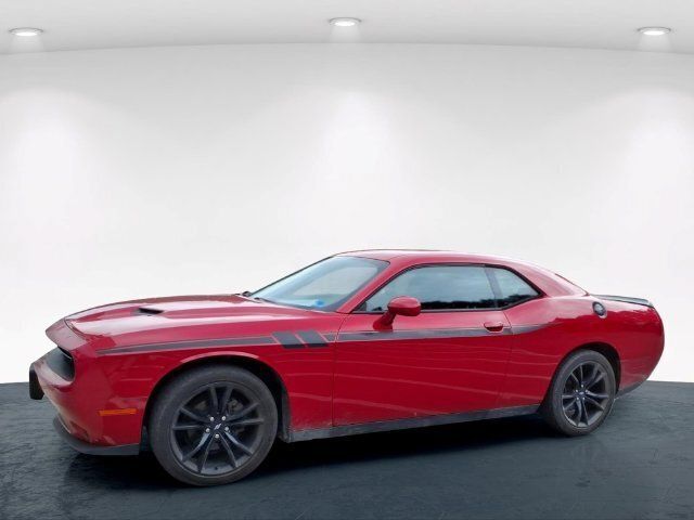 Used 2018 Dodge Challenger SXT w/ Blacktop Package RWD image 3