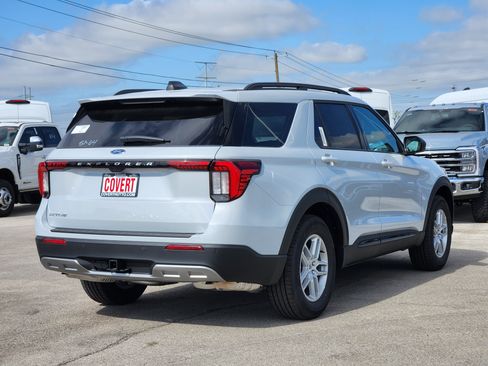 New 2026 Ford Explorer Active w/ Active Comfort Package RWD image 4