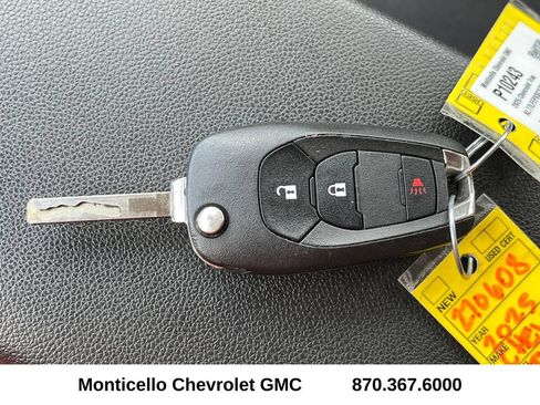 Used 2025 Chevrolet Trax LS FWD image 22