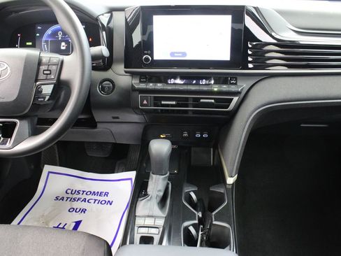 Used 2025 Toyota Camry LE FWD image 20