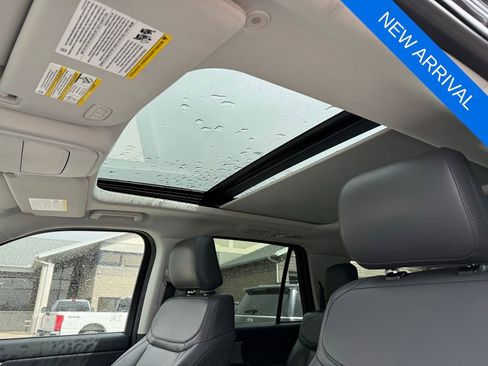 Used 2025 Ford Expedition Max Active AWD/4WD image 9