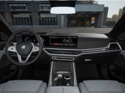 Used 2026 BMW X7 xDrive40i AWD/4WD image 4