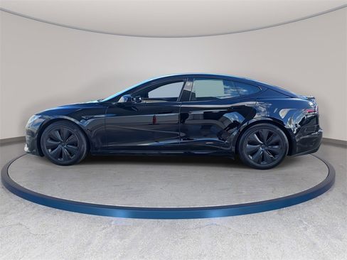 Used 2022 Tesla Model S image 9
