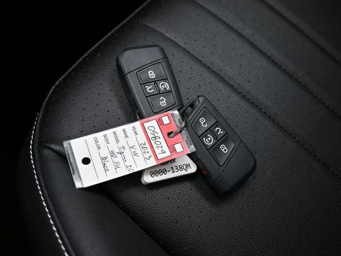 Used 2023 Volkswagen Tiguan SE R-Line image 26