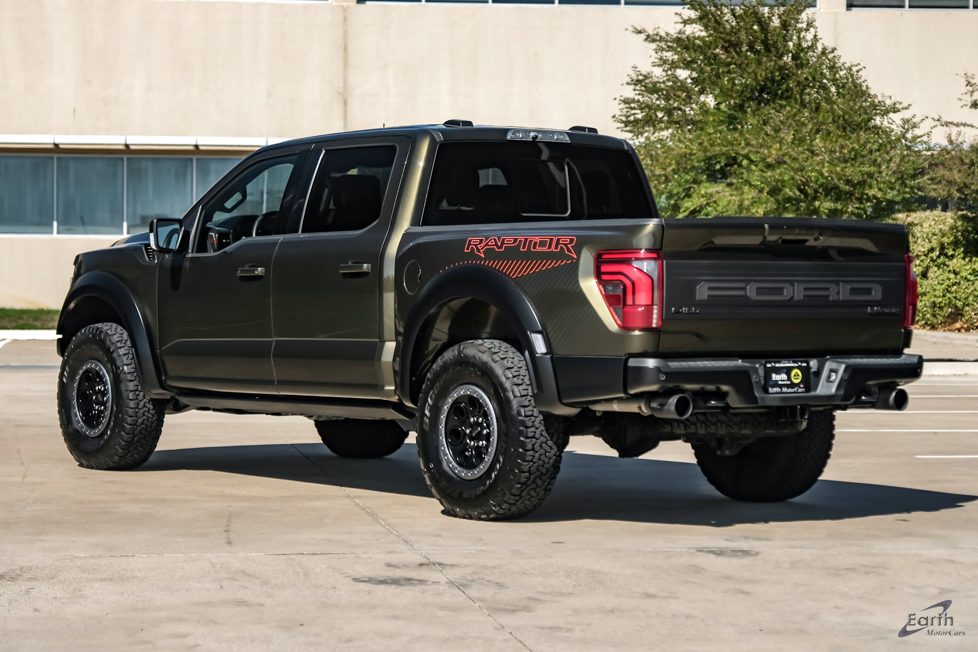 Used 2025 Ford F150 Raptor AWD/4WD image 10