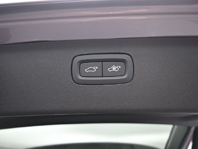 New 2026 Volvo XC90 T8 Plus w/ Protection Package Premier AWD/4WD image 34