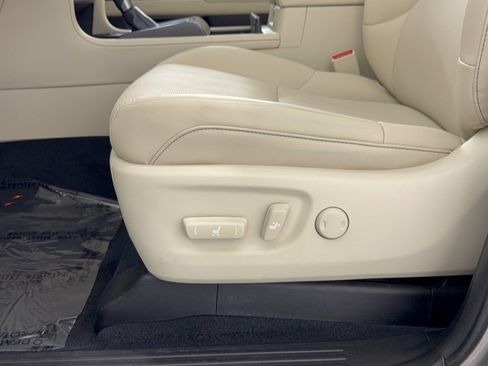 Certified 2023 Lexus GX 460 Premium w/ Premium Package AWD/4WD image 17