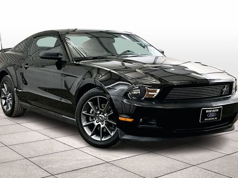 Used 2012 Ford Mustang Premium image 3