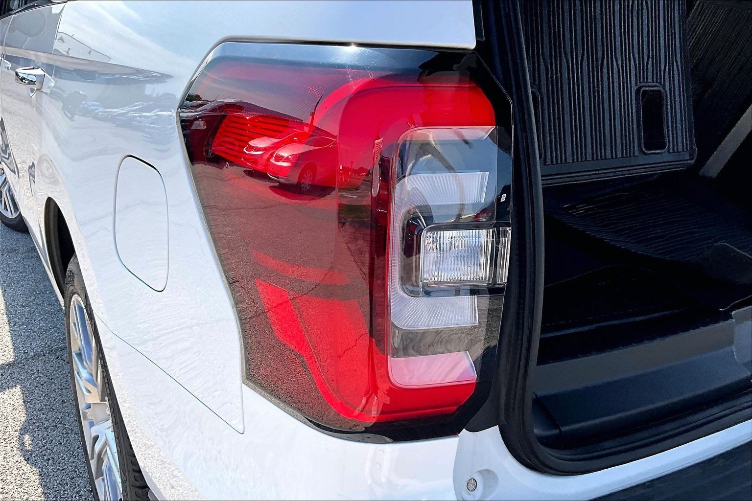 Used 2024 Ford Expedition Limited AWD/4WD image 29