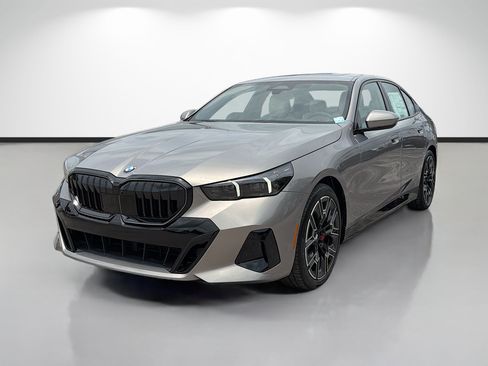 New 2027 BMW 530i w/ M Sport Package RWD image 7