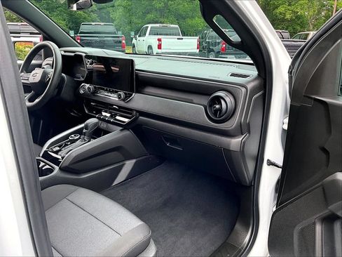 Used 2024 Chevrolet Colorado Trail Boss AWD/4WD image 13