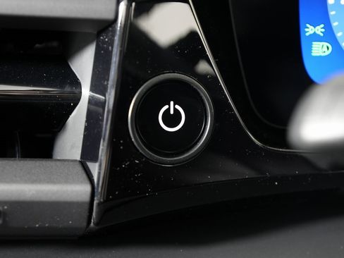 New 2026 Porsche Macan 4 Electric image 21