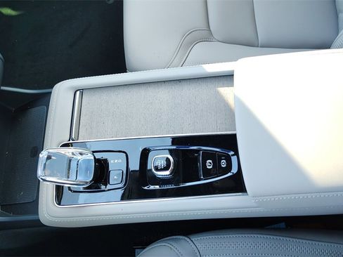 New 2026 Volvo XC90 B6 Plus image 23