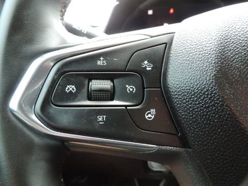 Certified 2025 Chevrolet Trax LT w/ LT Convenience Package image 28