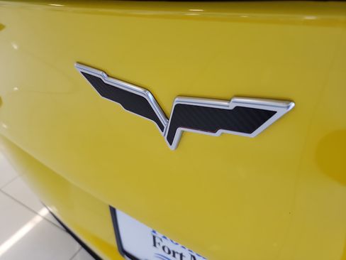 Used 2006 Chevrolet Corvette Convertible w/ Preferred Equipment Group RWD image 8