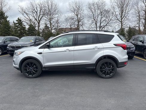 Used 2019 Ford Escape SE image 6