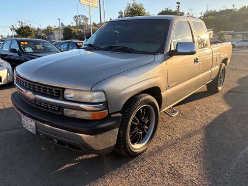 Used 2001 Chevrolet Silverado 1500 LS image 3