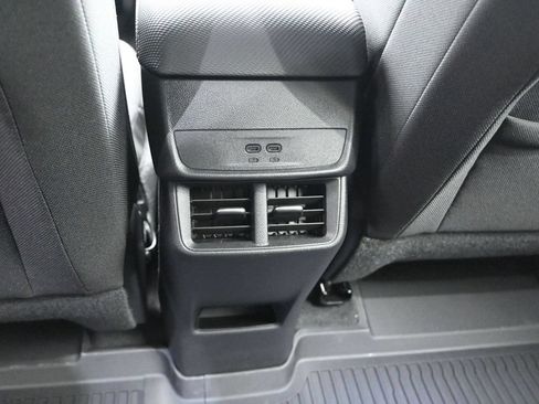 New 2026 Chevrolet Equinox LT w/ Safety and Technology Package FWD image 18