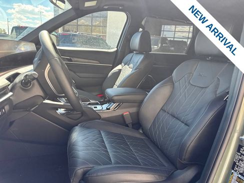 Used 2025 Kia Telluride SX X-Line AWD/4WD image 17