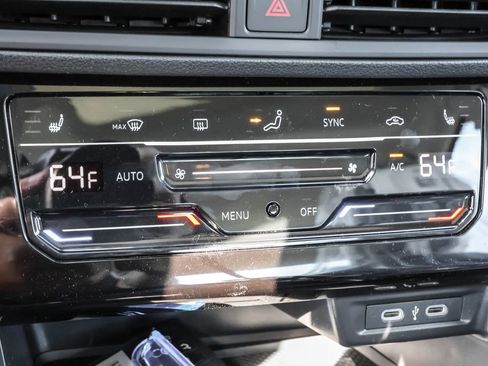 New 2026 Volkswagen Jetta SE FWD image 30