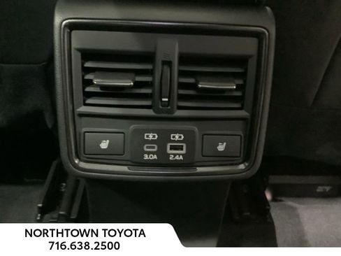 Used 2025 Subaru Forester Touring image 13