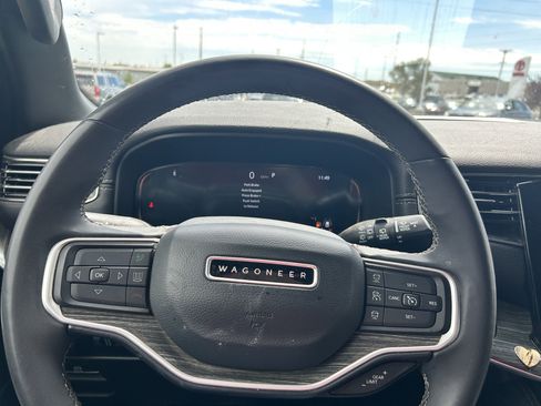 Used 2022 Jeep Wagoneer Series III AWD/4WD image 17