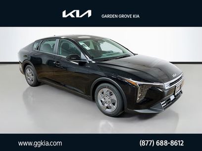 New 2025 Kia K4 LX