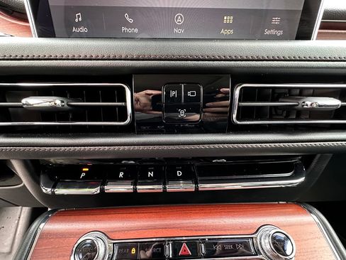 Used 2023 Lincoln Aviator Reserve w/ Equipment Group 201A AWD/4WD image 32
