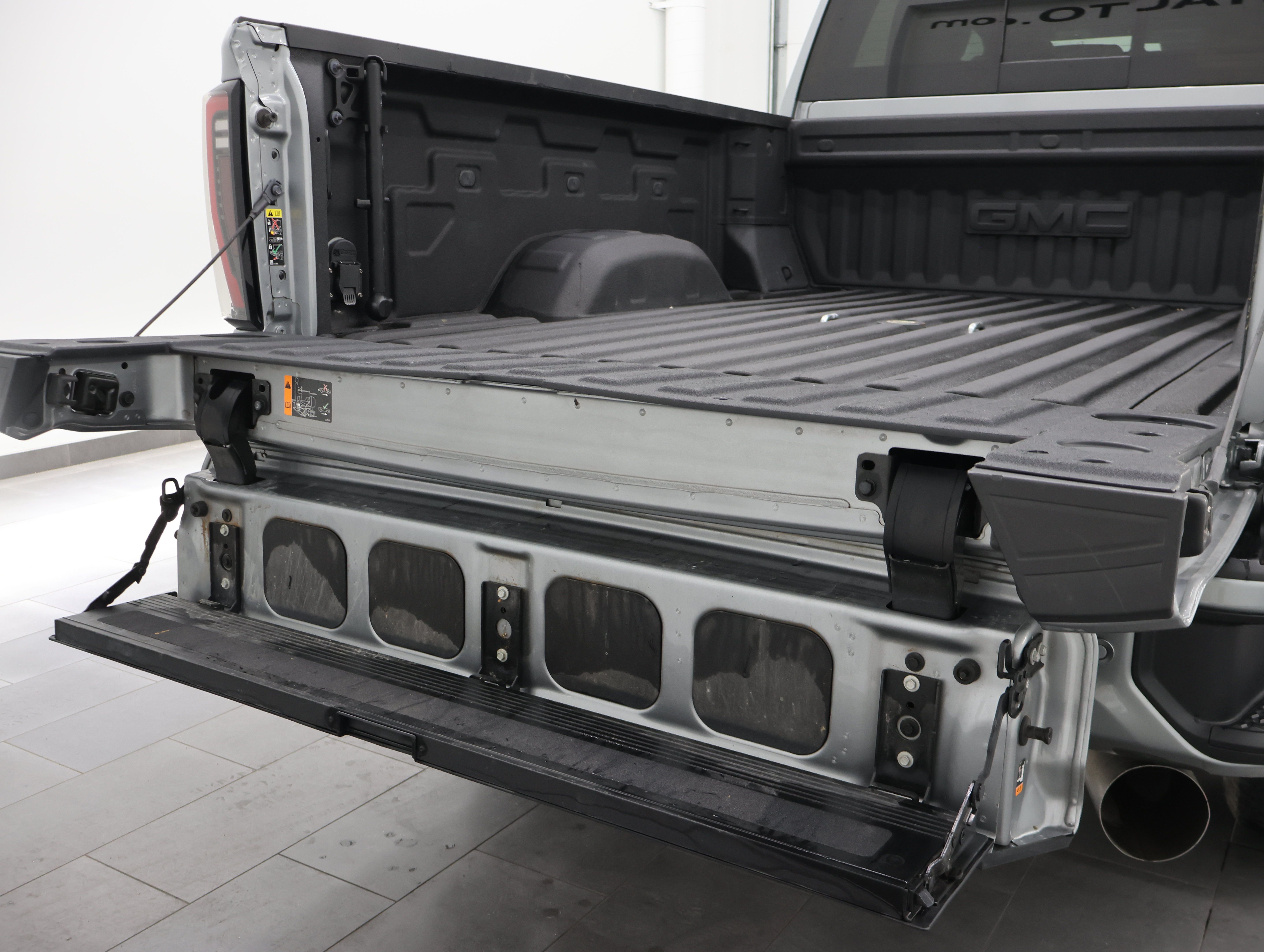 Used 2025 GMC Sierra 2500 AT4 w/ AT4 Premium Plus Package AWD/4WD image 39