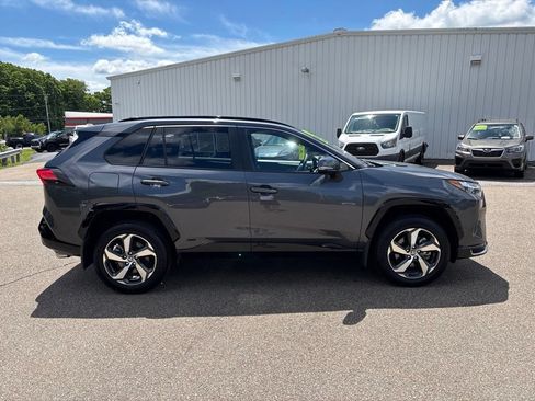 Used 2025 Toyota RAV4 SE w/ Weather & Moonroof Package AWD/4WD image 8