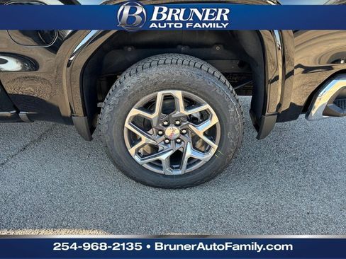 New 2026 GMC Sierra 1500 SLE w/ Preferred Package AWD/4WD image 10