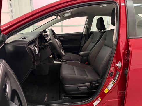 Used 2019 Toyota Corolla LE w/ Carpet Mat Package (TMS) FWD image 5