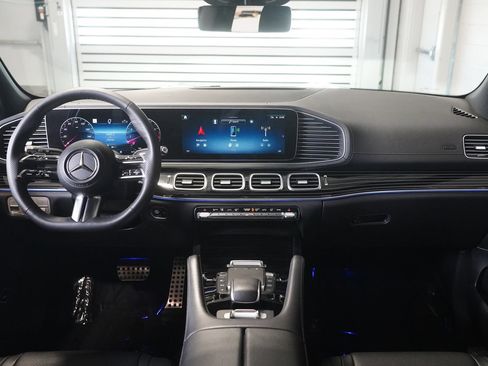 Used 2024 Mercedes-Benz GLS 450 4MATIC image 15