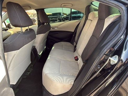 Used 2020 Toyota Corolla LE image 14