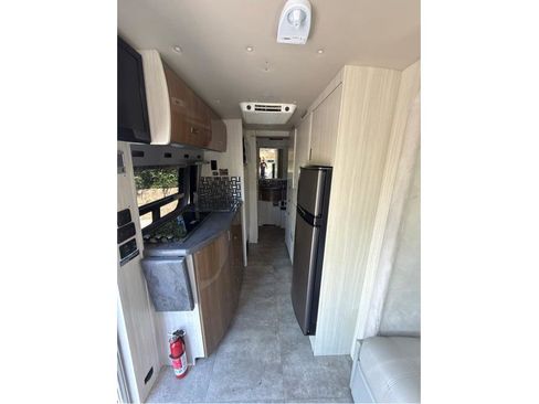 Used 2014 Mercedes-Benz Sprinter 3500 image 12