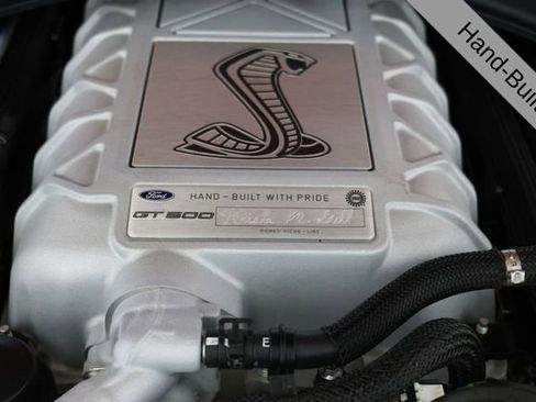 Used 2022 Ford Mustang Shelby GT500 w/ Carbon Fiber Track Pack RWD image 6