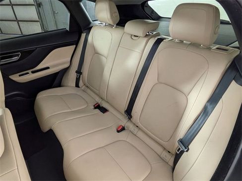 Used 2017 Jaguar F-PACE Premium image 27