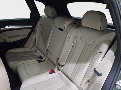Certified 2025 Audi Q5 2.0T Premium Plus w/ Premium Plus Package image 14