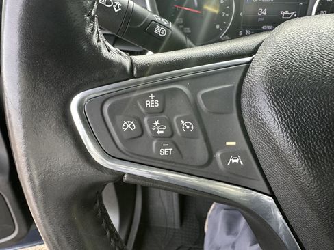 Used 2020 Chevrolet Equinox LT w/ Driver Convenience Package image 35