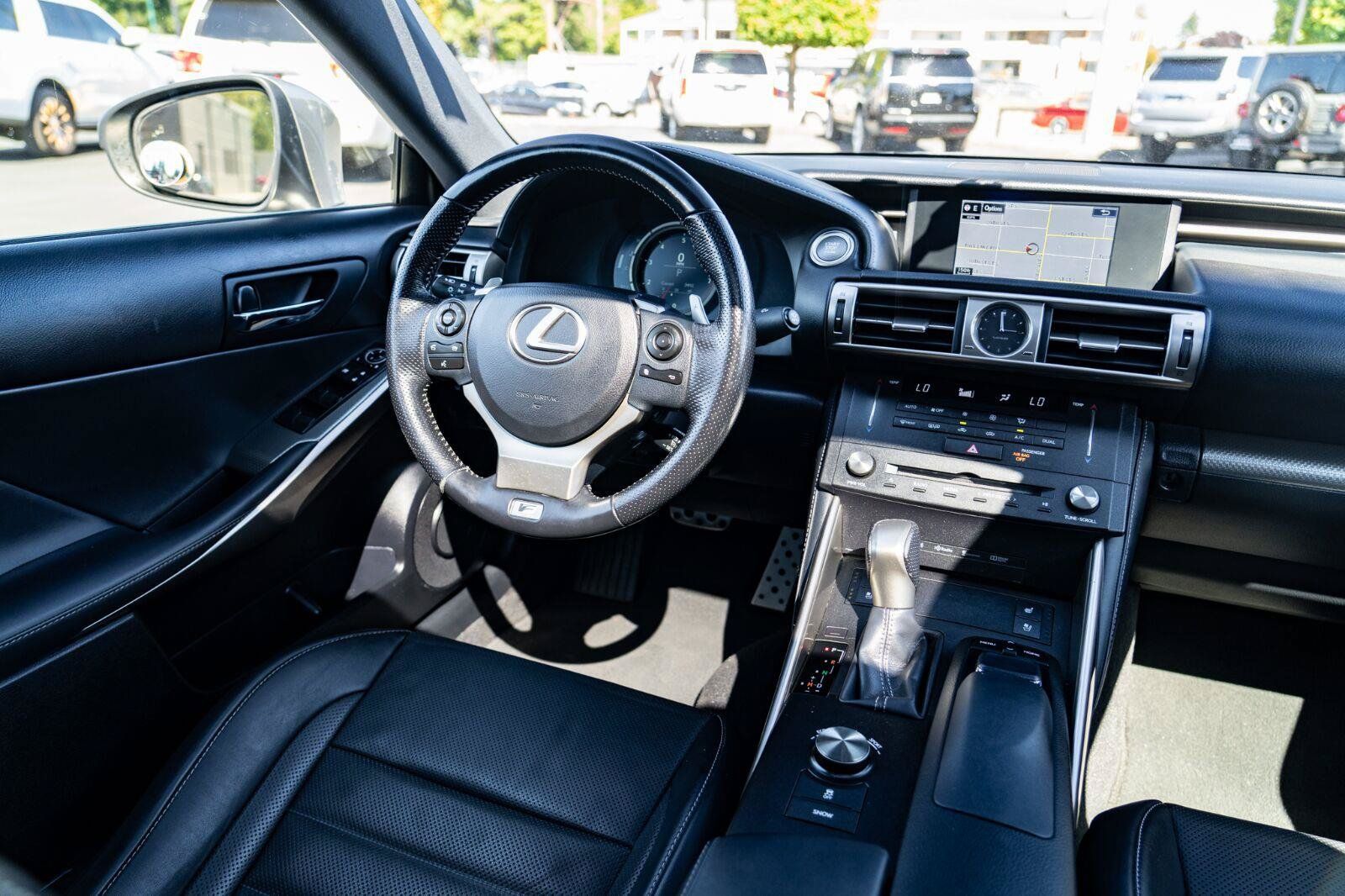 Used 2016 Lexus IS 300 AWD image 18