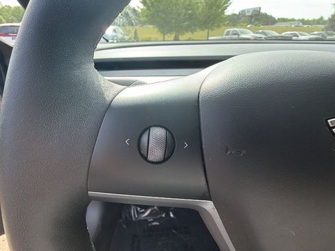 Used 2023 Tesla Model 3 Standard Range image 26