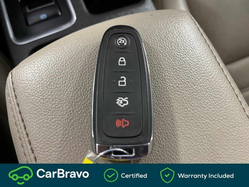 Used 2018 Ford Escape Titanium w/ Ford Safe & Smart Package AWD/4WD image 32
