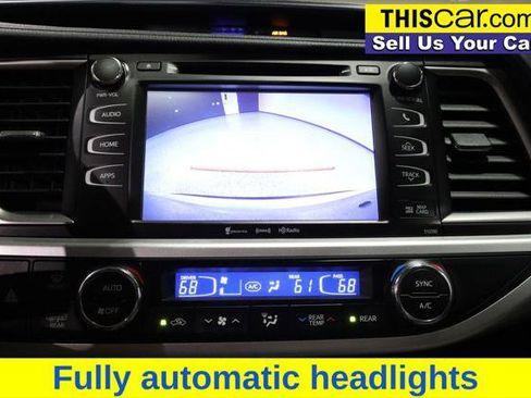 Used 2019 Toyota Highlander XLE image 23