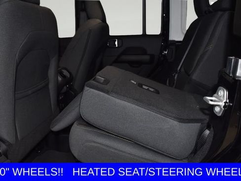 Used 2025 Jeep Wrangler Unlimited Sahara AWD/4WD image 20