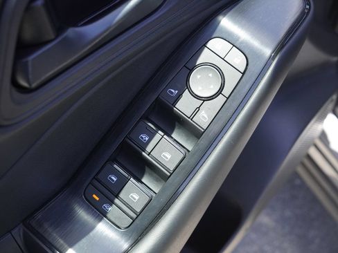 Used 2025 Nissan Rogue S FWD image 9