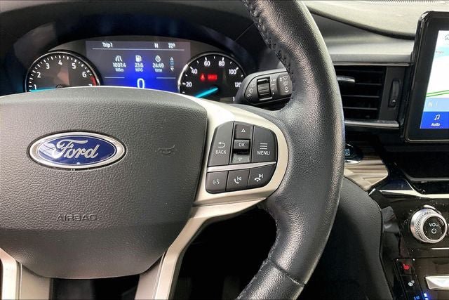 Used 2022 Ford Explorer Limited w/ Equipment Group 301A AWD/4WD image 23